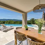 Casa Materossa * Vrh (Krk)